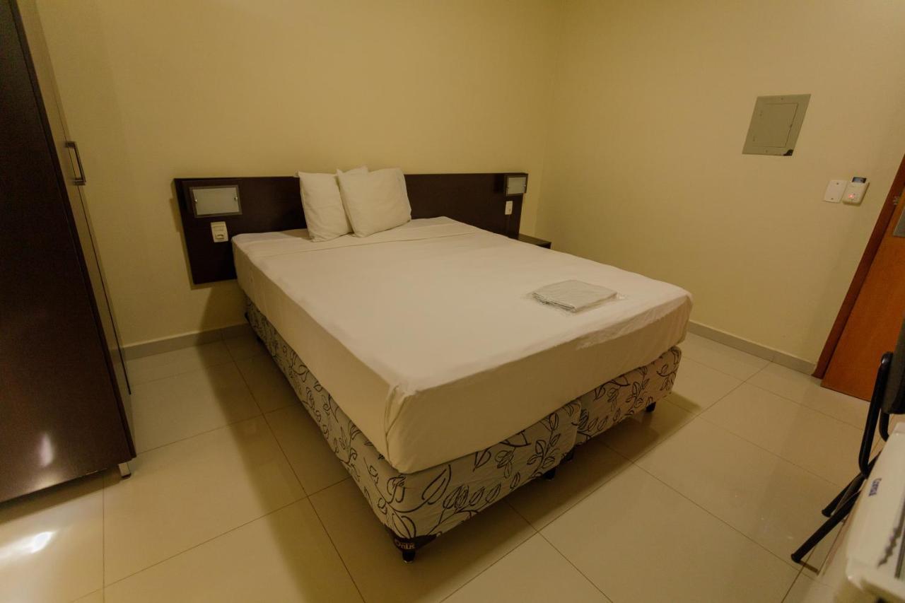 Atrium Express Hotels 帕劳阿佩巴斯 外观 照片
